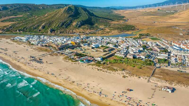 Qué visitar y qué hacer en Zahara de los Atunes 6 Desde Visitanddo.com te enseñamos que visitar y que hacer en Zahara de los Atunes, este pintoresco rincón costero ofrece a los visitantes una experiencia única