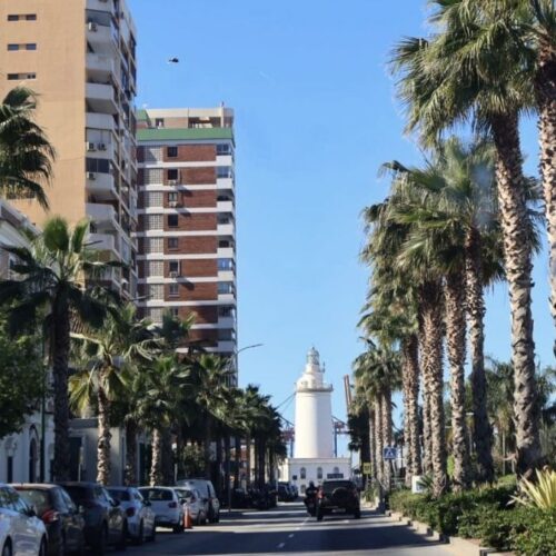 farola puerto malaga